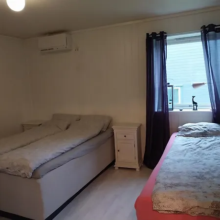 Naer Sentrum Skog A Apartman